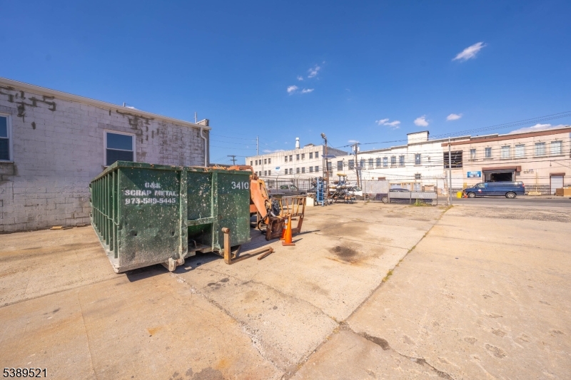 372-376 Adams St