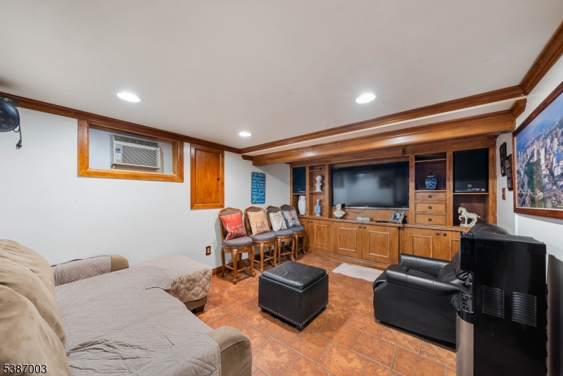 437 Durling Rd