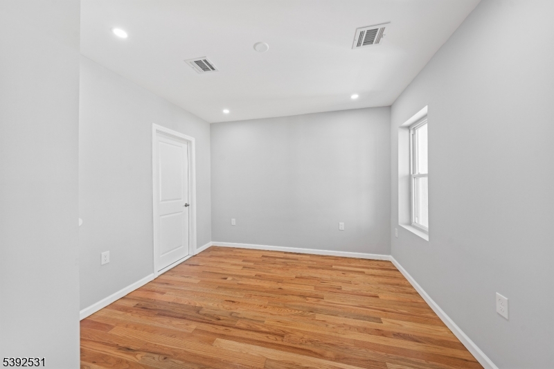 524 Bamford Ave