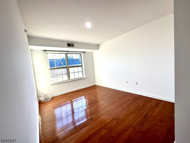 594-596 Jefferson Ave 304