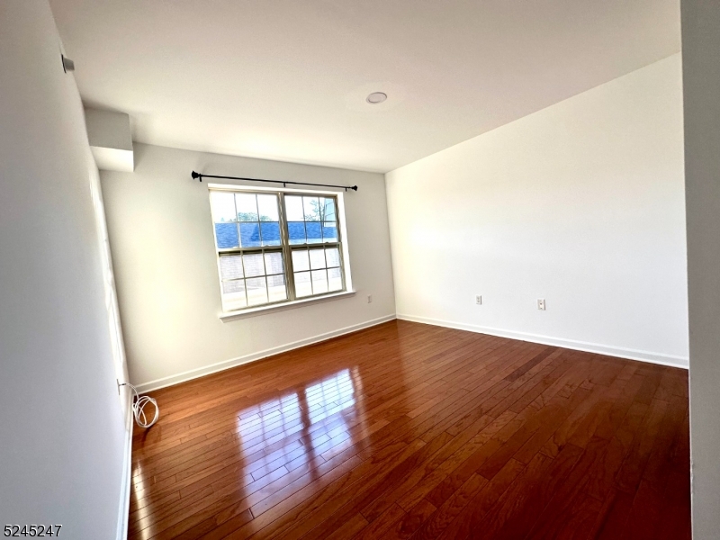 594-596 Jefferson Ave 304