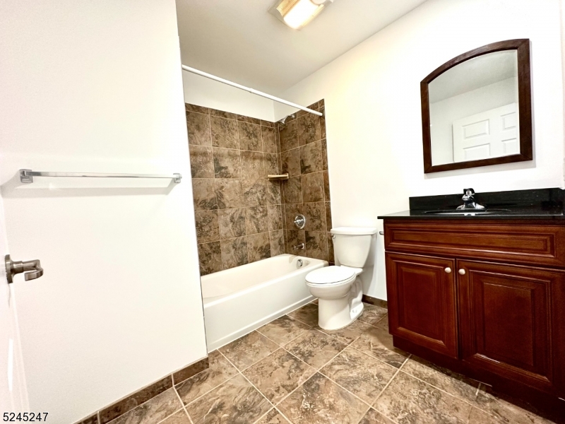 594-596 Jefferson Ave 304