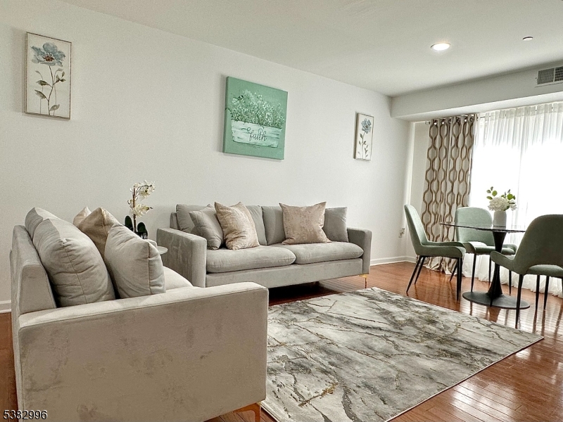 594-596 Jefferson Ave 304