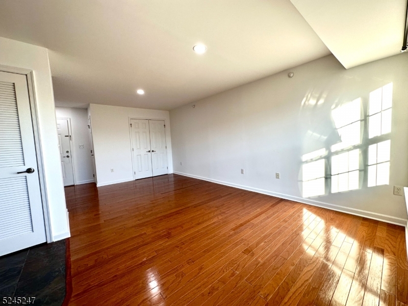 594-596 Jefferson Ave 304