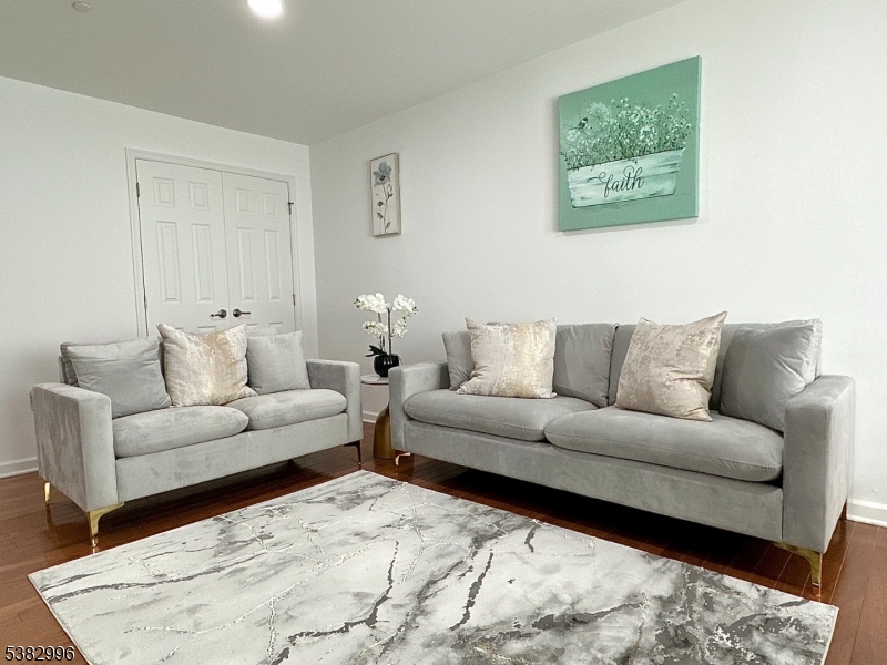 594-596 Jefferson Ave 304