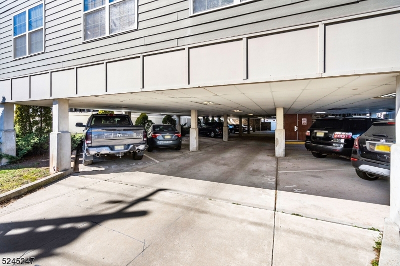 594-596 Jefferson Ave 304