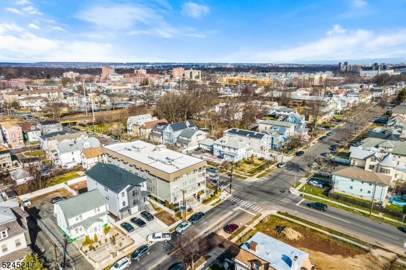 594-596 Jefferson Ave 304