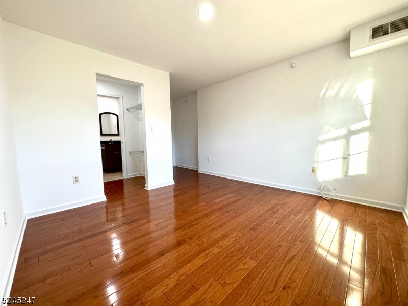 594-596 Jefferson Ave 304