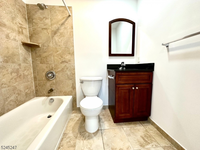 594-596 Jefferson Ave 304