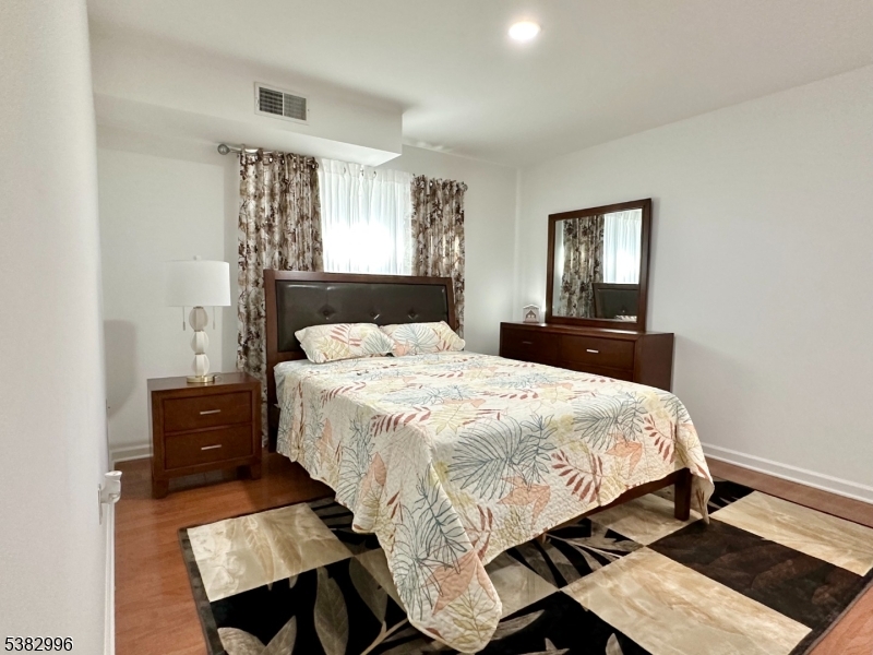 594-596 Jefferson Ave 304