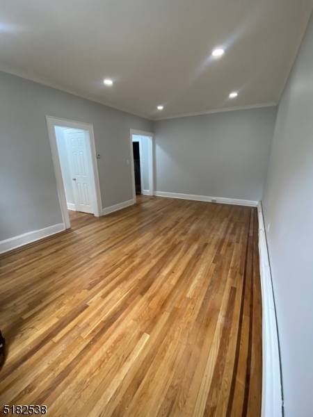 555 Westminster Ave 3