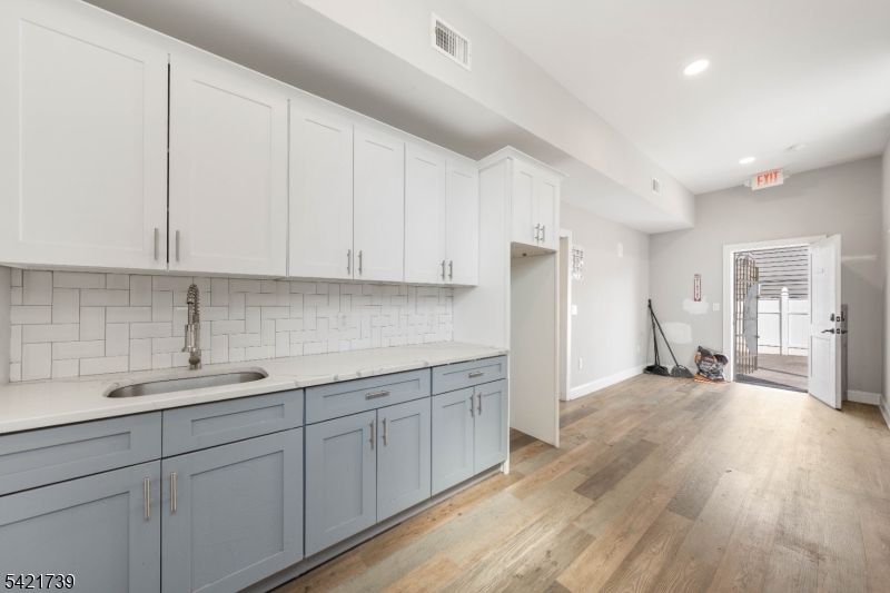 261-263 Elizabeth Ave