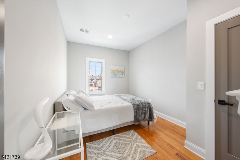 261-263 Elizabeth Ave