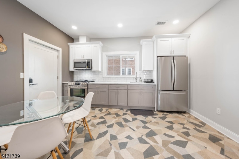 261-263 Elizabeth Ave