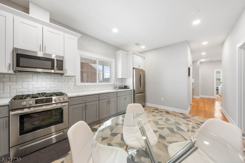 261-263 Elizabeth Ave