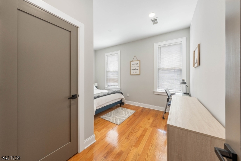 261-263 Elizabeth Ave