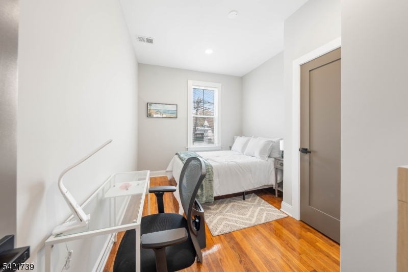 261-263 Elizabeth Ave