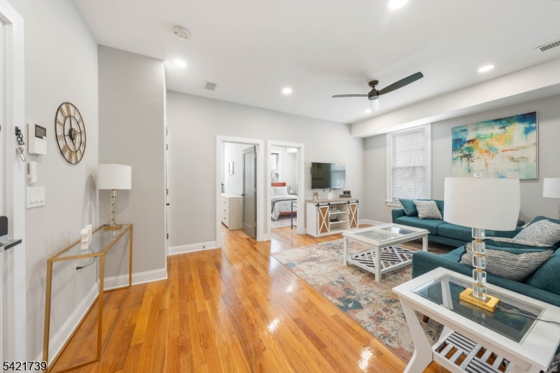 261-263 Elizabeth Ave