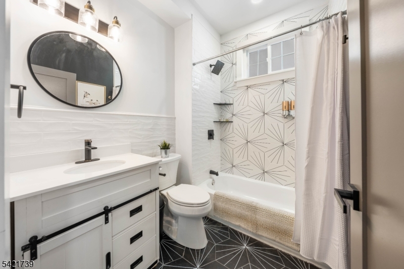 261-263 Elizabeth Ave