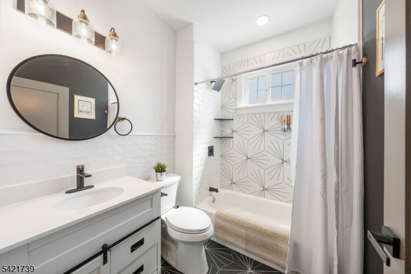 261-263 Elizabeth Ave