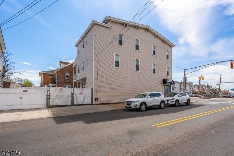 261-263 Elizabeth Ave