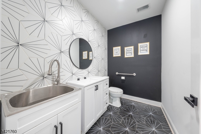 261-263 Elizabeth Ave