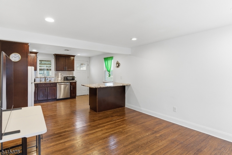 229 Hillcrest Ter