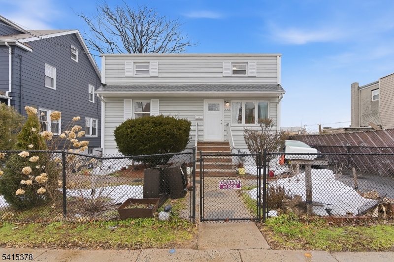 229 Hillcrest Ter