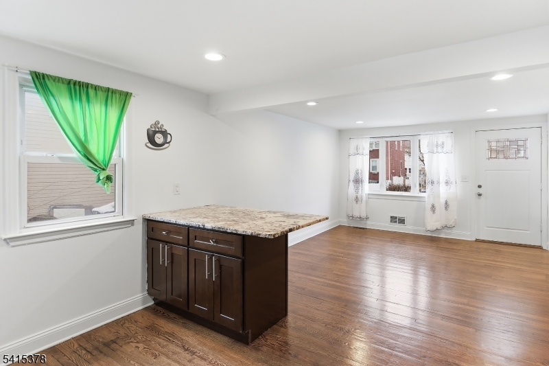 229 Hillcrest Ter