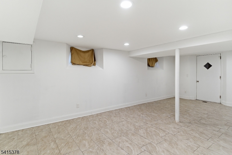 229 Hillcrest Ter