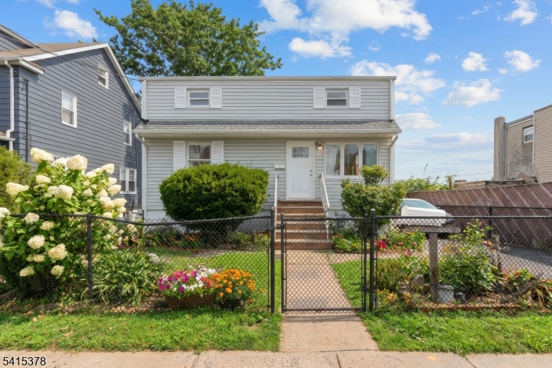229 Hillcrest Ter
