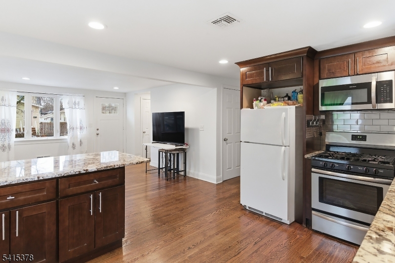 229 Hillcrest Ter