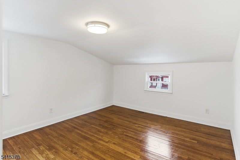 229 Hillcrest Ter