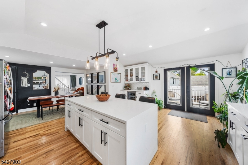 10 Hillcrest Ter