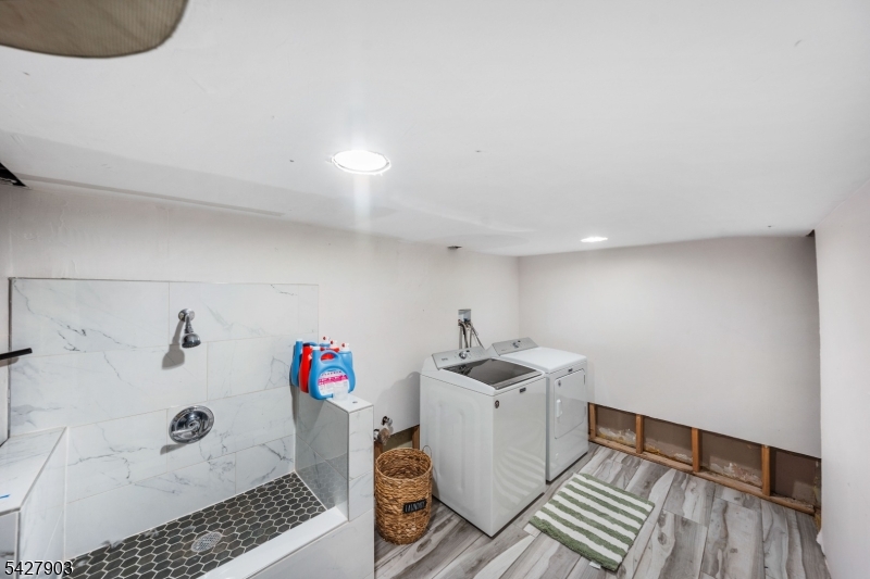 10 Hillcrest Ter