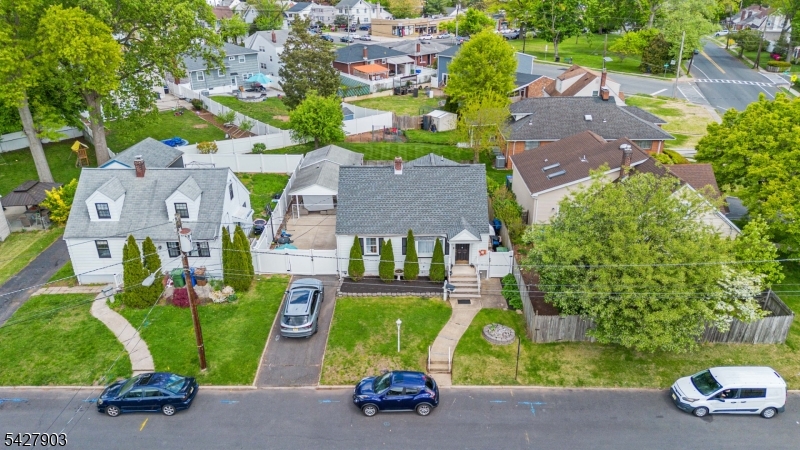 10 Hillcrest Ter
