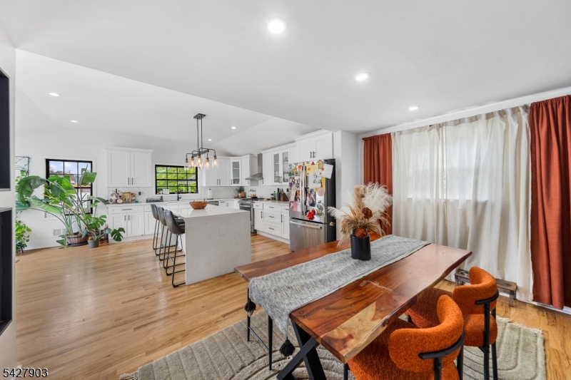 10 Hillcrest Ter