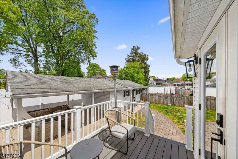 10 Hillcrest Ter