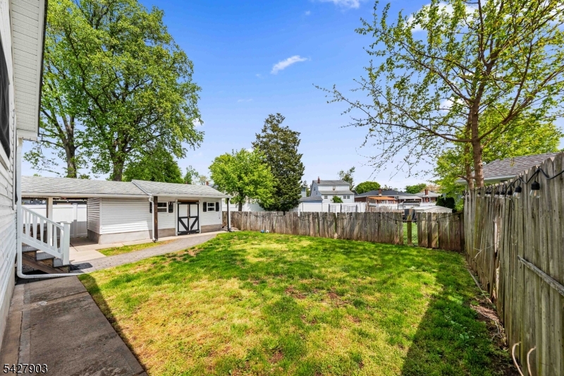 10 Hillcrest Ter