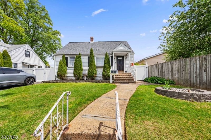 10 Hillcrest Ter