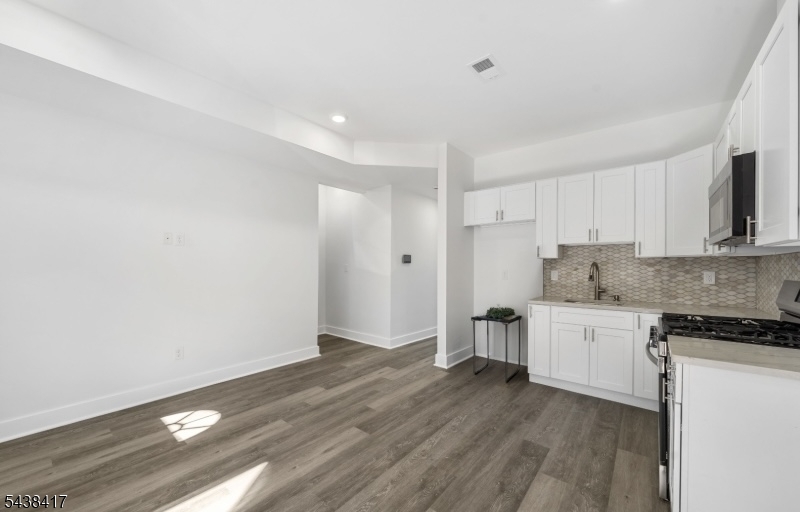 1119 Hampton Place 1