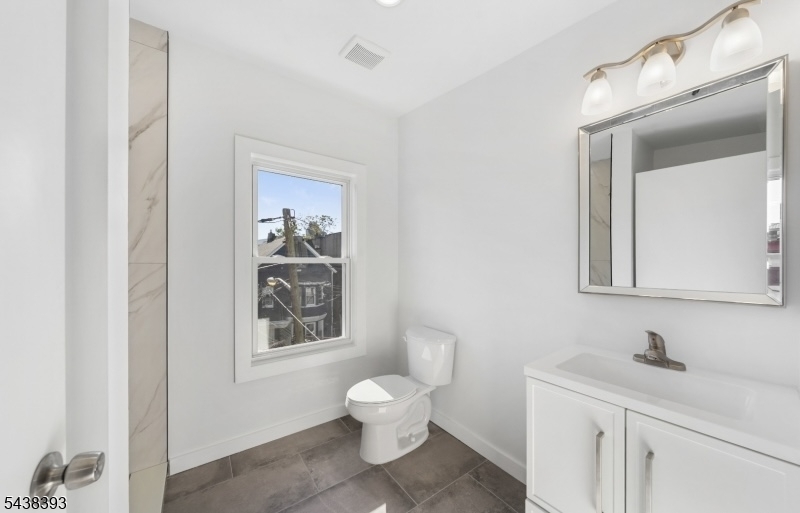 1119 Hampton Place 2