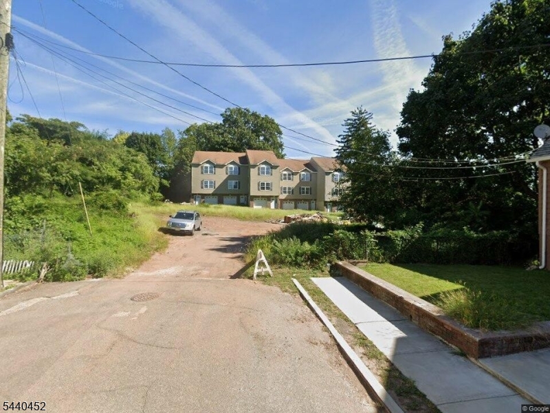 66-68 Newton Pl 16