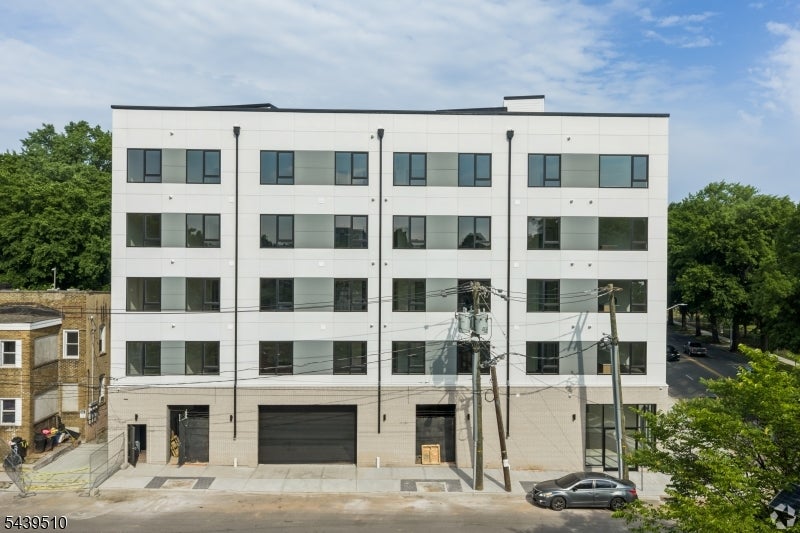 448 S Orange Ave 203