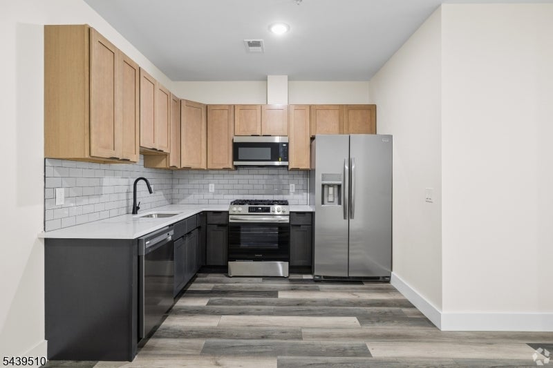 448 S Orange Ave 203