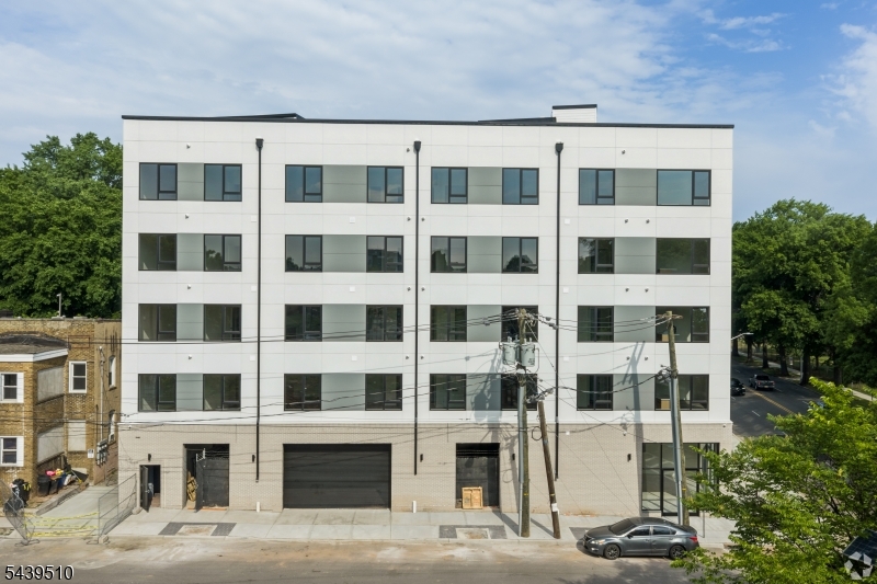 448 S Orange Ave 203