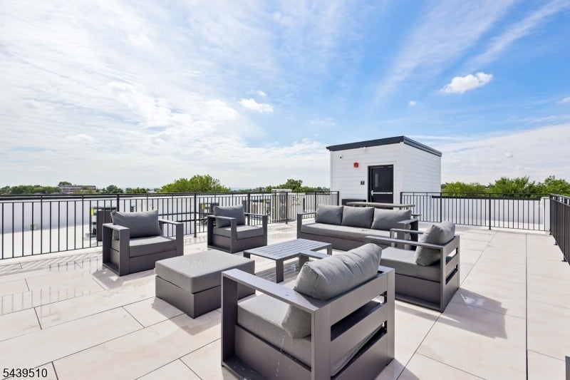 448 S Orange Ave 203