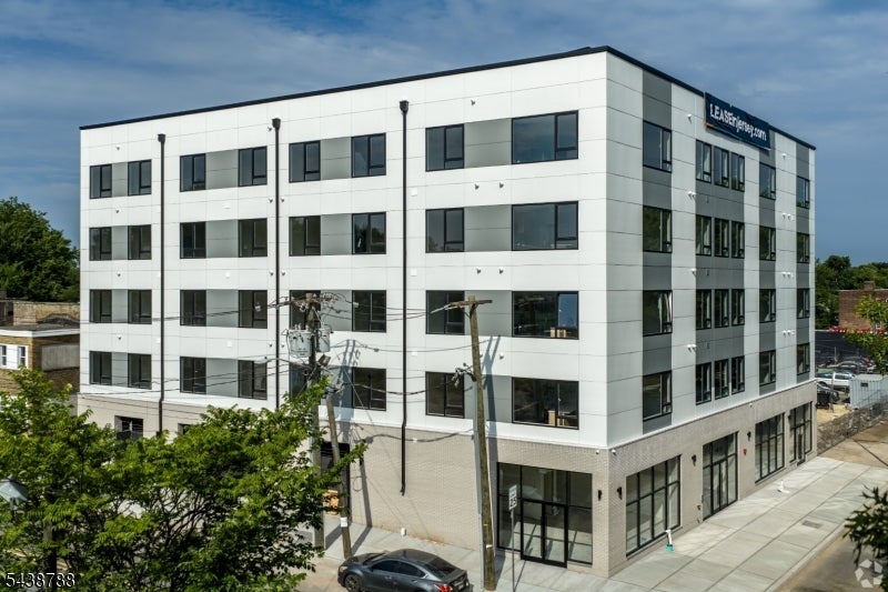 448 - 452 S Orange Ave 202