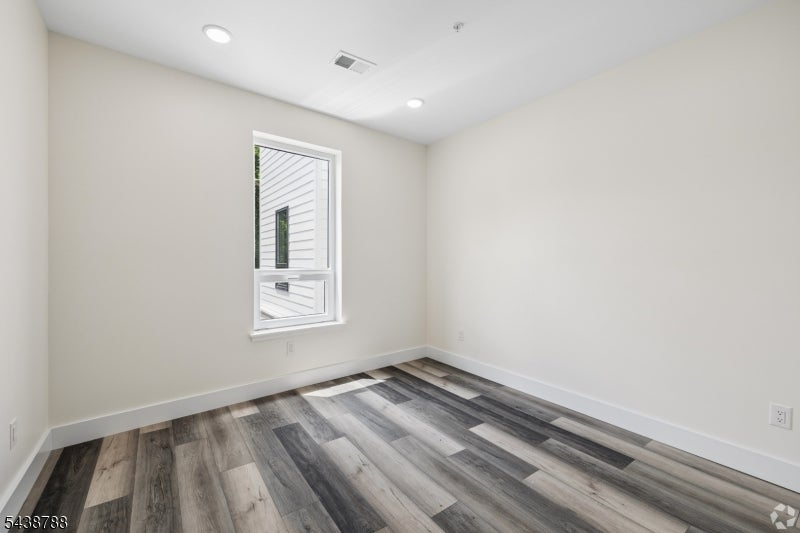 448 - 452 S Orange Ave 202