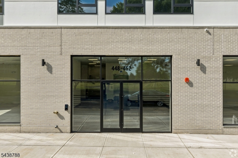 448 - 452 S Orange Ave 202